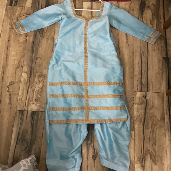 Indian Punjabi Patiala Salwar Suit - Picture 4 of 5